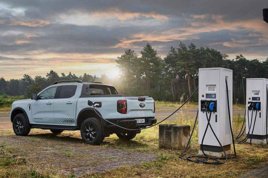 2025 Ford Ranger PHEV debuts with Pro Power Onboard feature