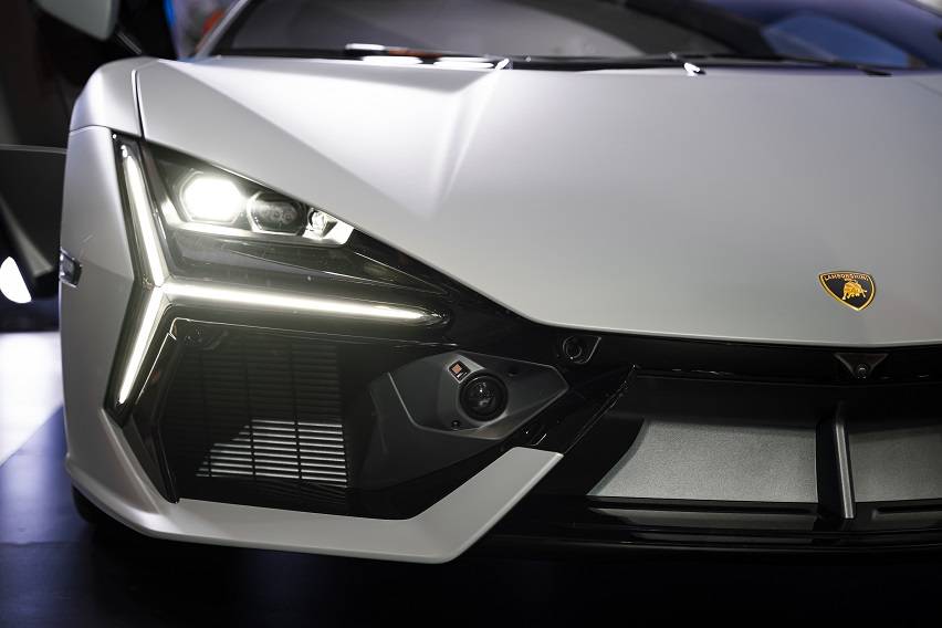 Lamborghini Revuelto in PH