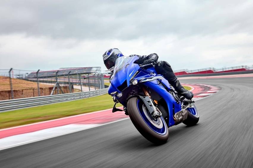 Yamaha Perbarui YZF-R1 dan YZF-R1M, Mendapat Winglet dan Peningkatan Lainnya