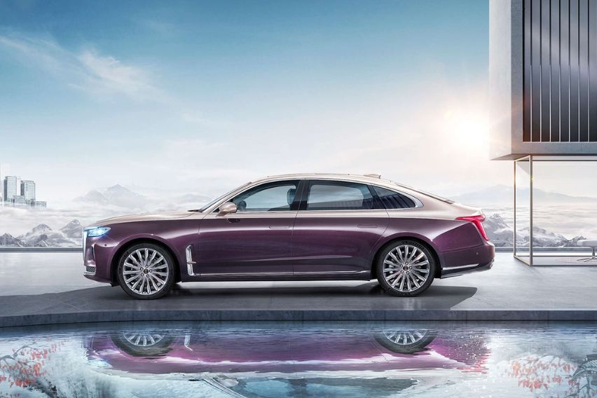 Photo of the Hongqi H9 from the side.