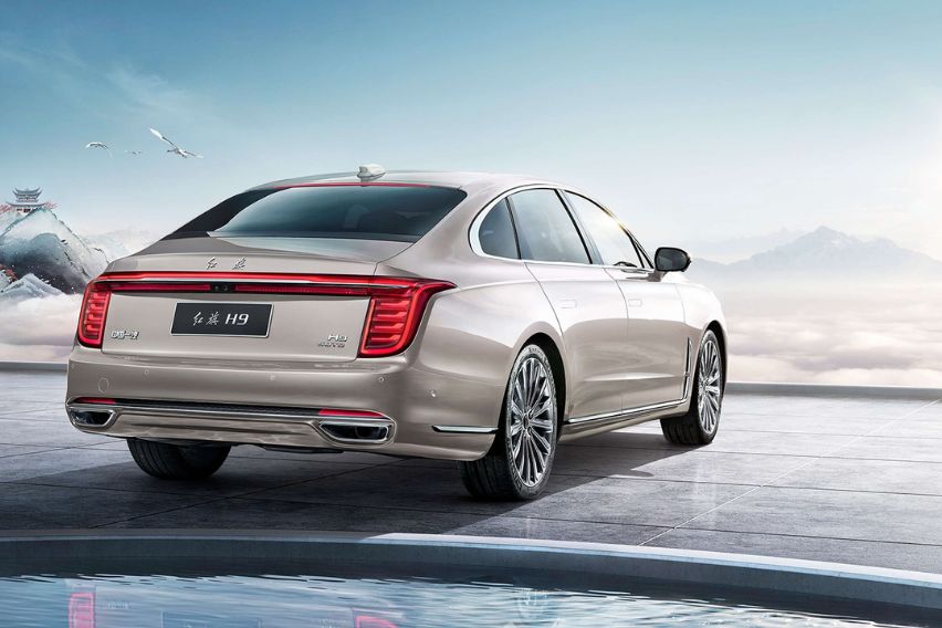Hongqi H9 from the rear.