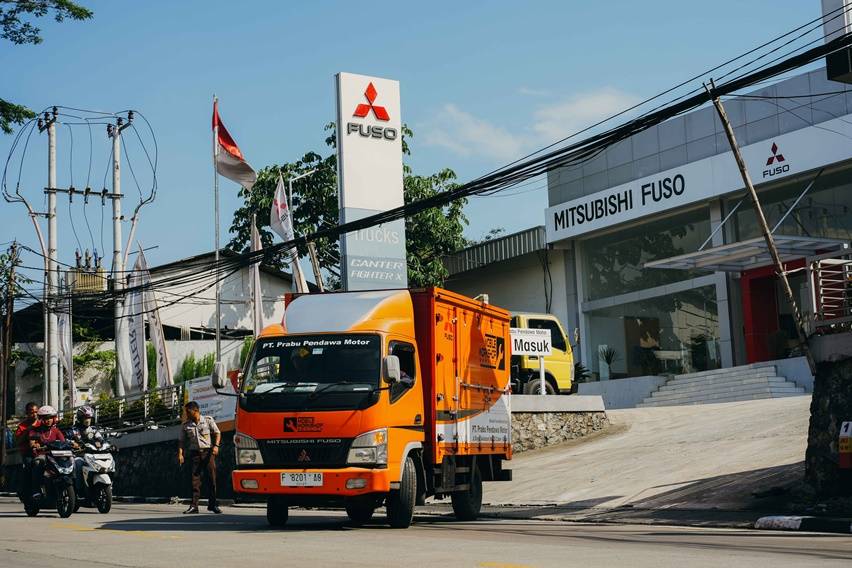 Supir Truk Wajib Tahu! Ini Tips Keselamatan Berkendara dari Mitsubishi Fuso