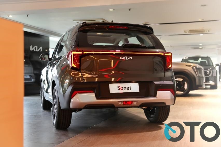 desain belakang kia sonet