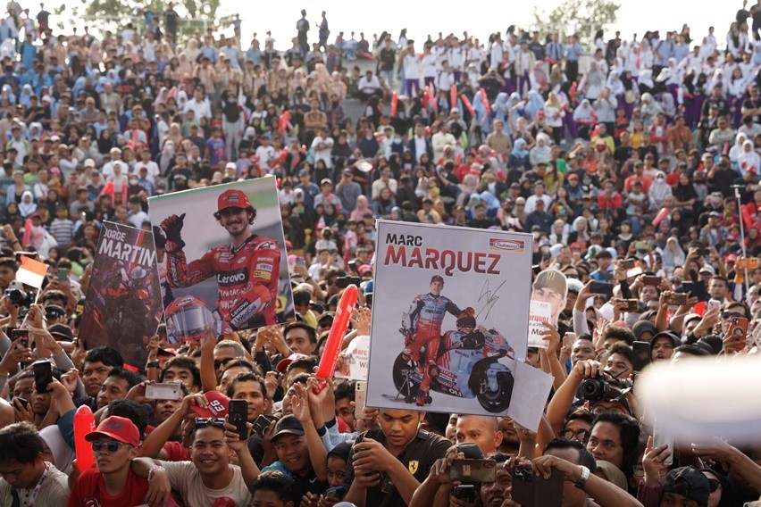 Motogp Riders Parade