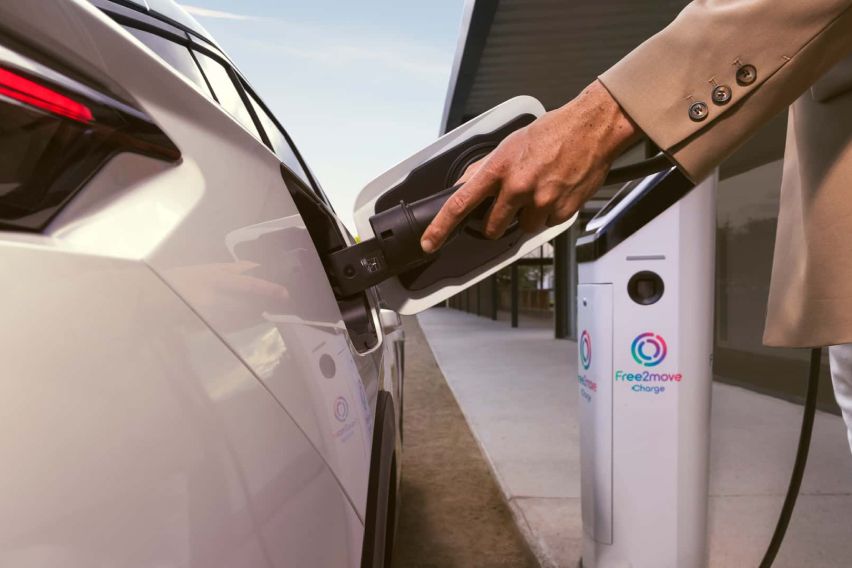 2025 Peugeot e-408 EV