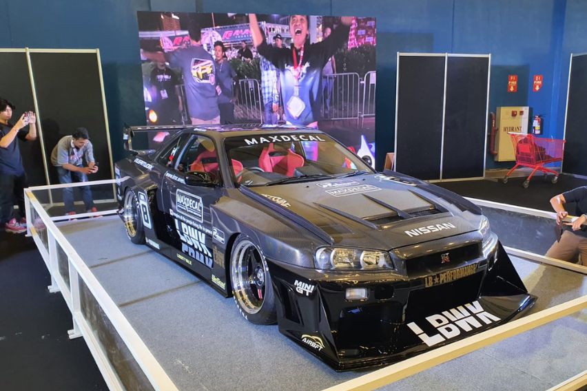 Maxdecal Nissan GT-R