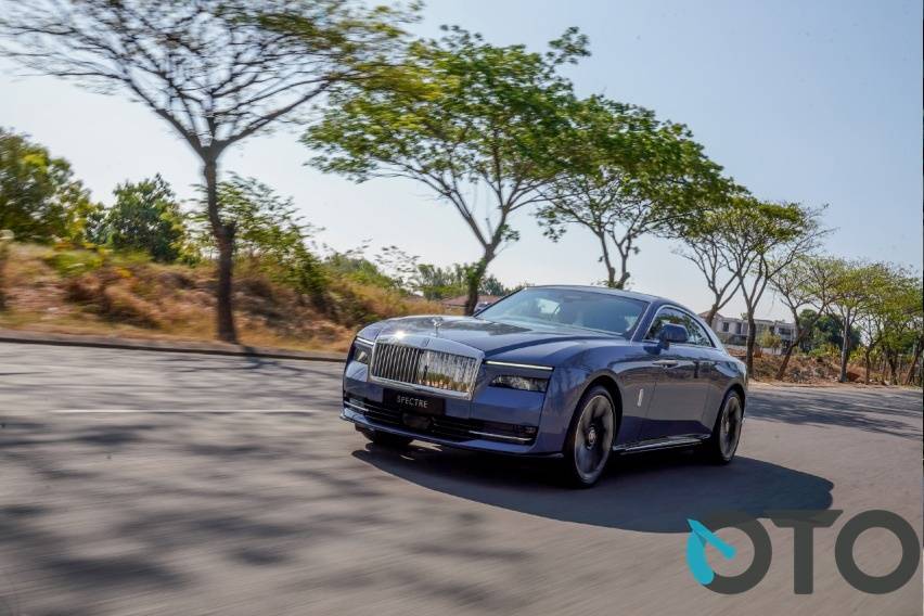 First Drive Rolls-Royce Spectre: Puncak Strata Kemewahan 