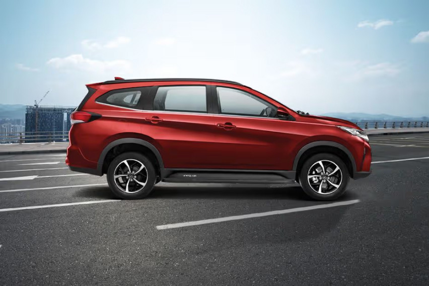 Perodua Aruz side profile