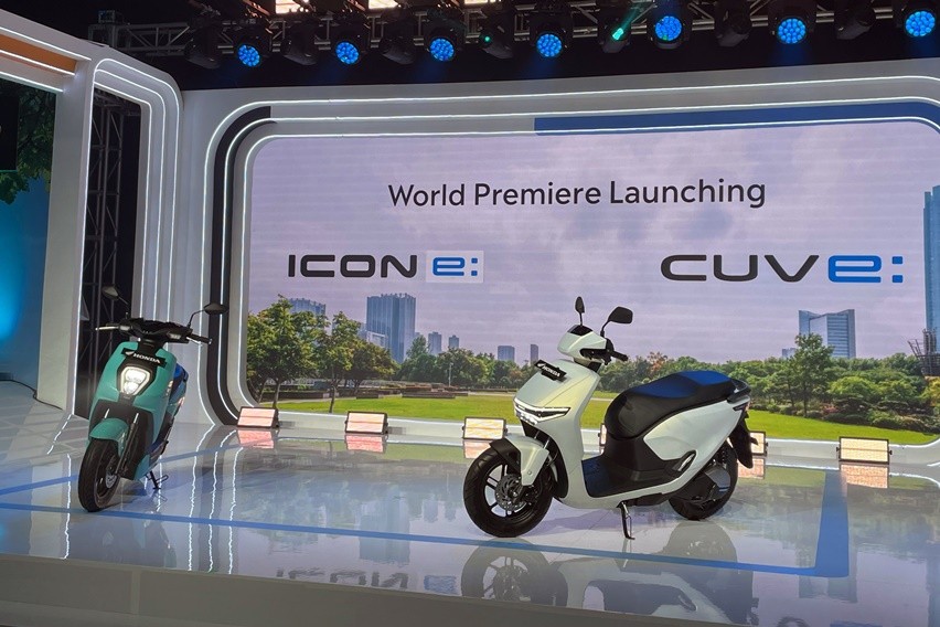 Skuter listrik Honda Icon e: dan Cuv e:
