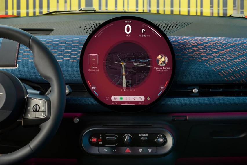 Mini Aceman central display