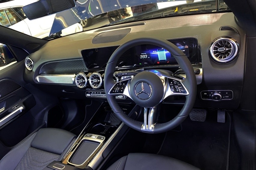 Mercedes-Benz EQB 250+ interior