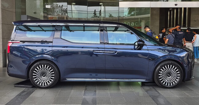 Zeekr 009 Malaysia preview side profile