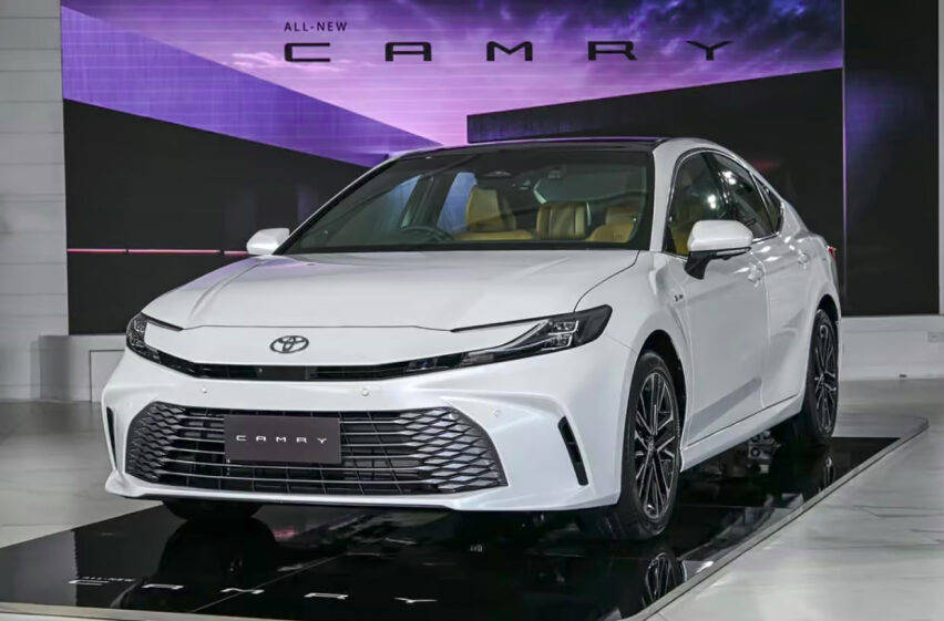 Toyota Camry เจเนอเรชั่นที่ 9 ตัวใหม่ล่าสุด เปิดตัวในไทยแล้ว มีให้เลือก 3 รุ่น ราคาเริ่มต้นประมาณ 1.4 ล้านบาท