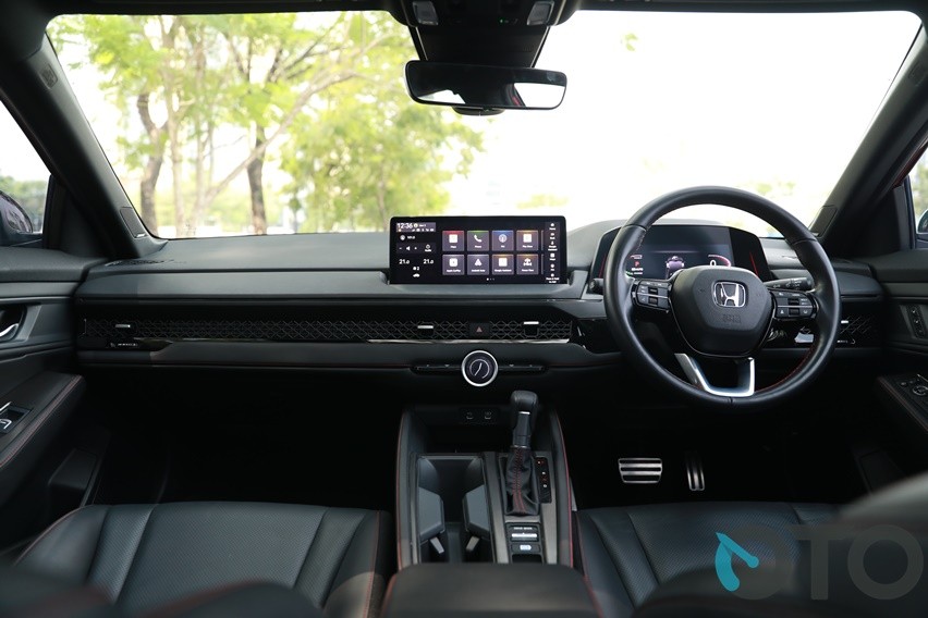 Review Honda Accord RS e:HEV