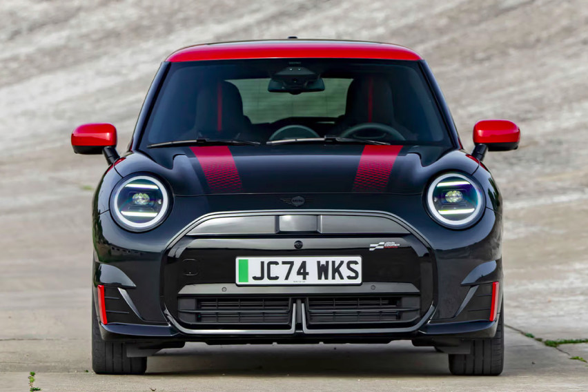 MINI Cooper JCW EV FRONT