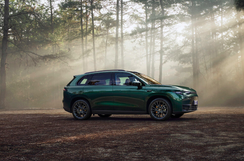 Leapmotor C10 EV: Side view