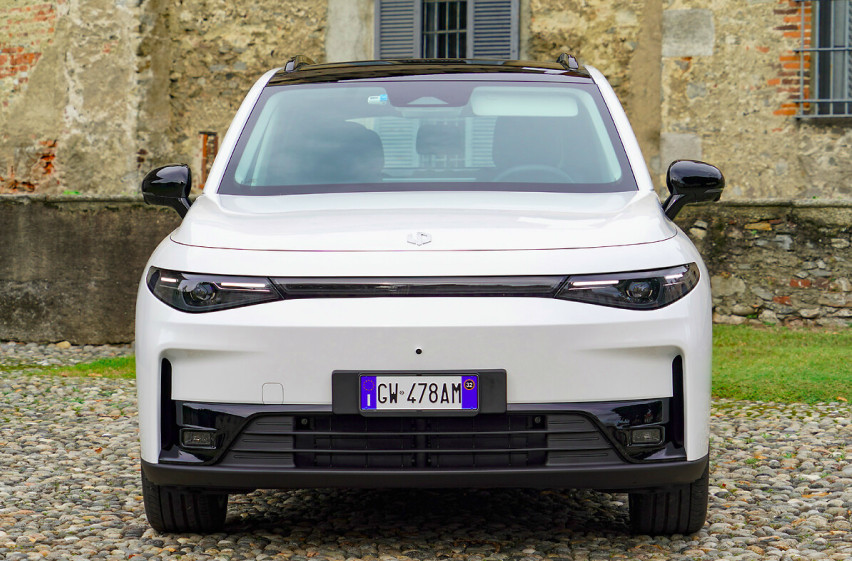 Leapmotor C10 EV front