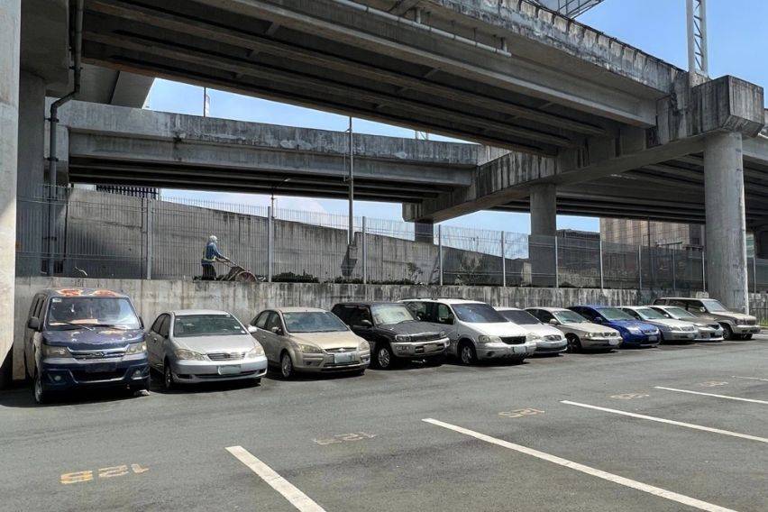 20 cars abandoned in NAIA parking