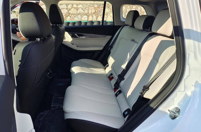 Jaecoo J5 rear seats