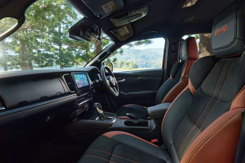 Mazda BT-50 interior