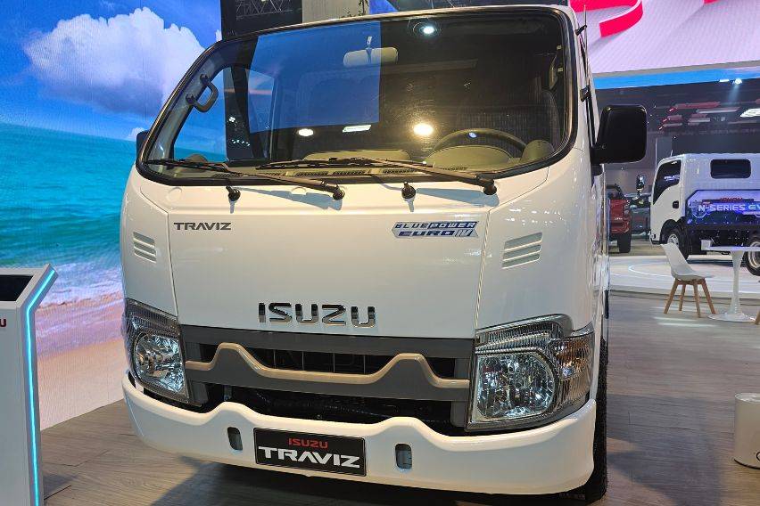 Isuzu Traviz EV concept