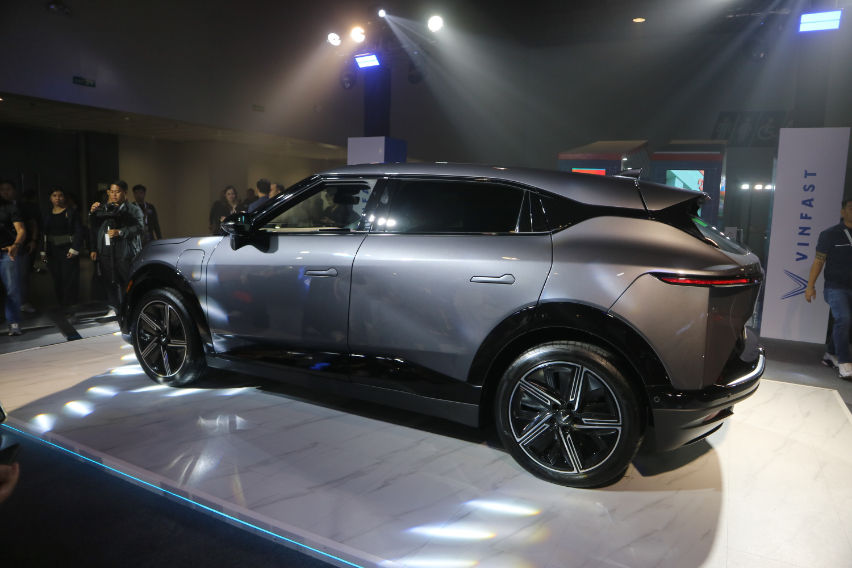 VinFast VF 7 Launch PEVS