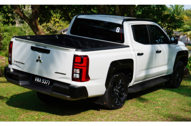 2024 Mitsubishi Triton review rear end 