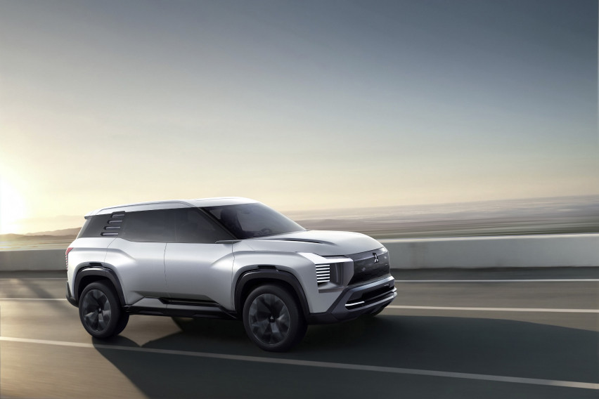 Mitsubishi DST Concept front view