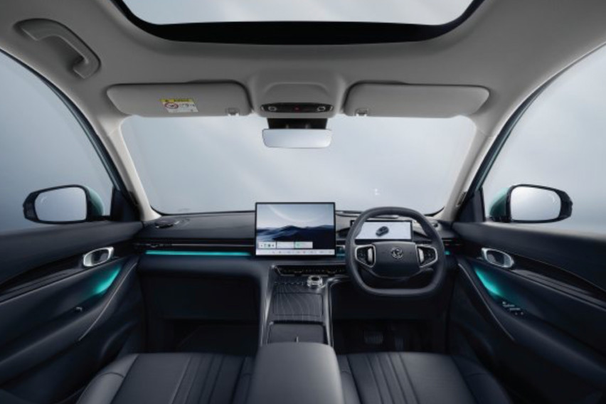 Proton e.MAS 7 interior