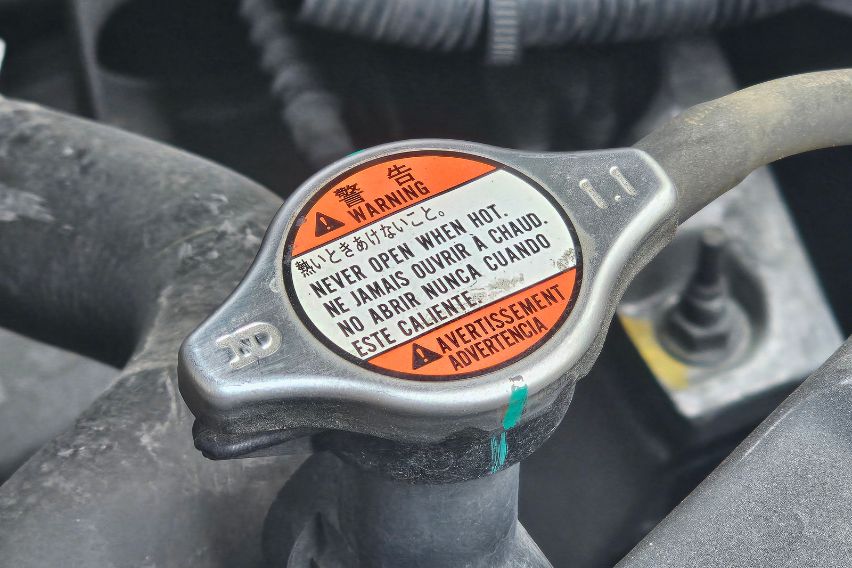 Engine oil cap