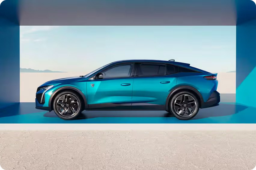 Peugeot 408 side view