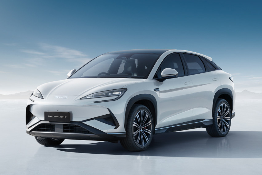 BYD Sealion 7 front view