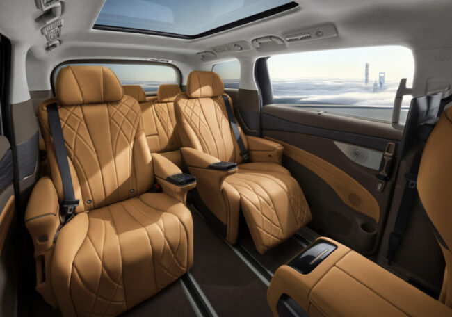 Denza D9 second row seats