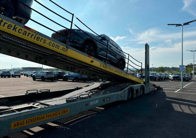 Haval H6 on truck transport to customers Malaysia