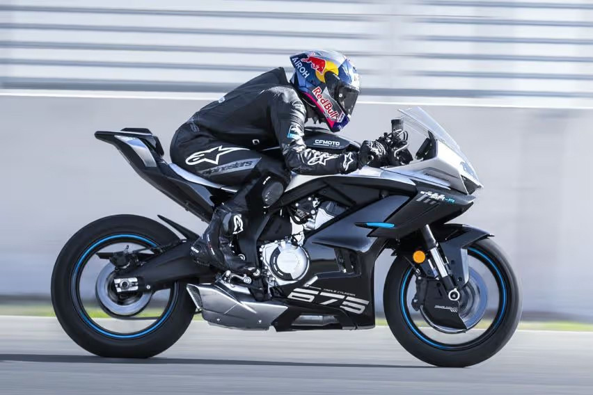 2025 CFMoto 675 SR-R