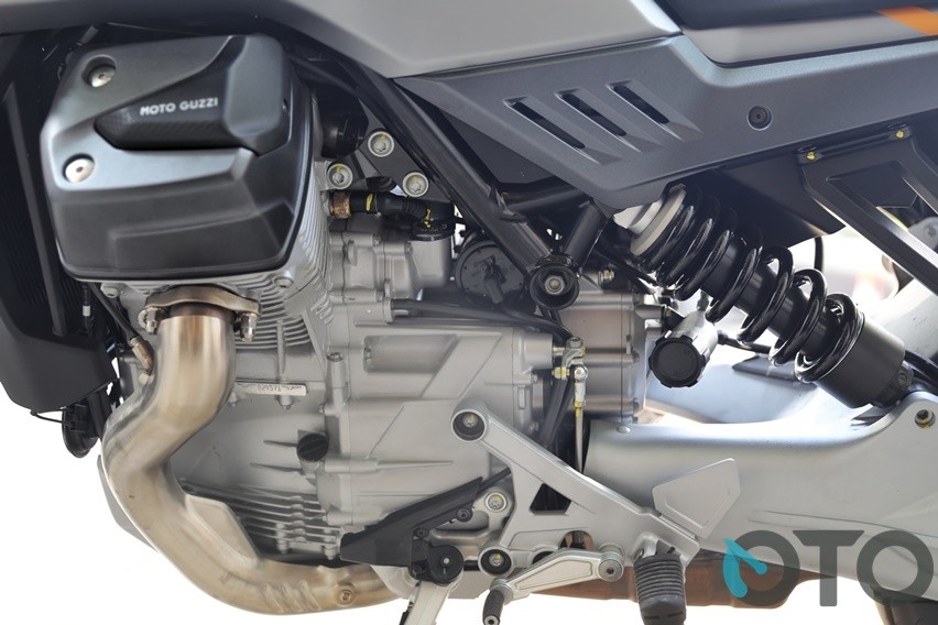 First Ride Moto Guzzi Stelvio