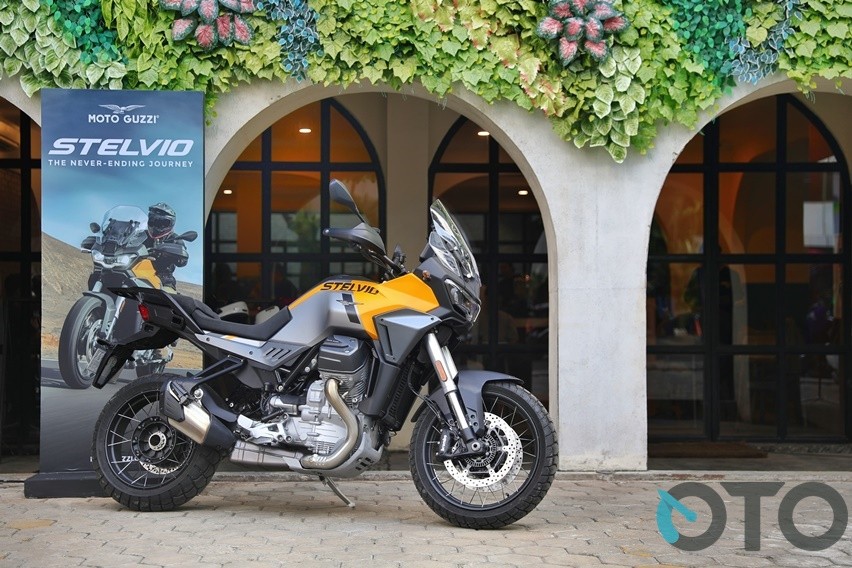 First Ride Moto Guzzi Stelvio