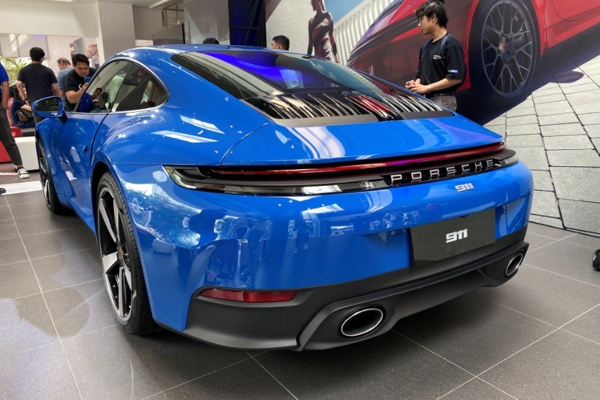 New Porsche 911 922