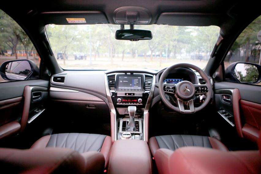 interior new pajero sport