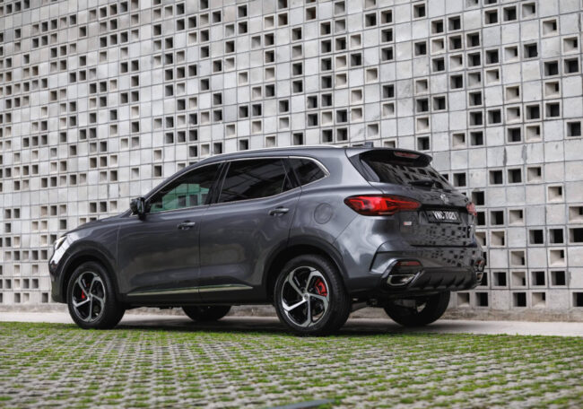 MG HS launch rear view photo