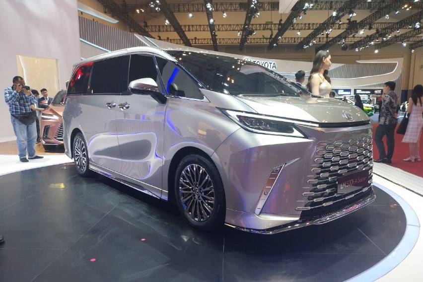 Lexus LM 500h, MPV Mewah dengan Mesin Turbo Hybrid Electric