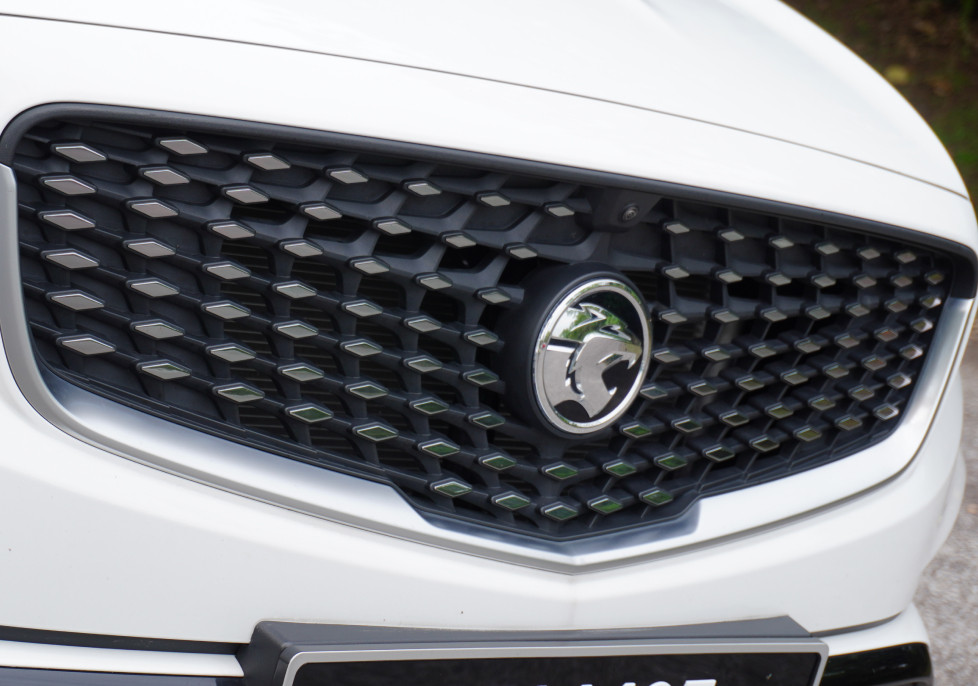 Proton X70 facelift front grille