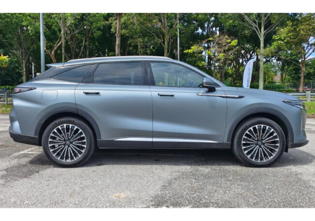 Omoda C9 Coupe SUV side profile look