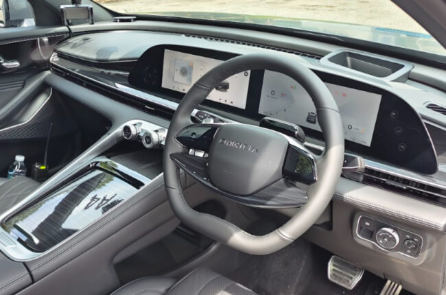 Omoda C9 interior steering wheel