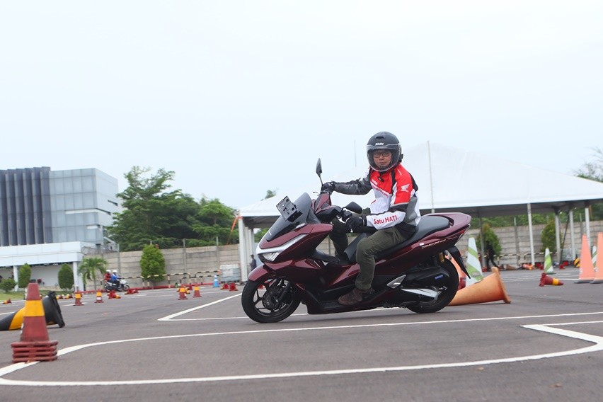 Review Honda PCX160