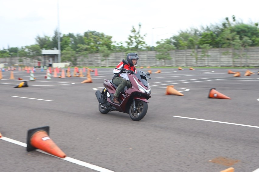 Review Honda PCX160
