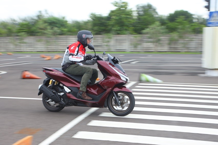 Review Honda PCX160