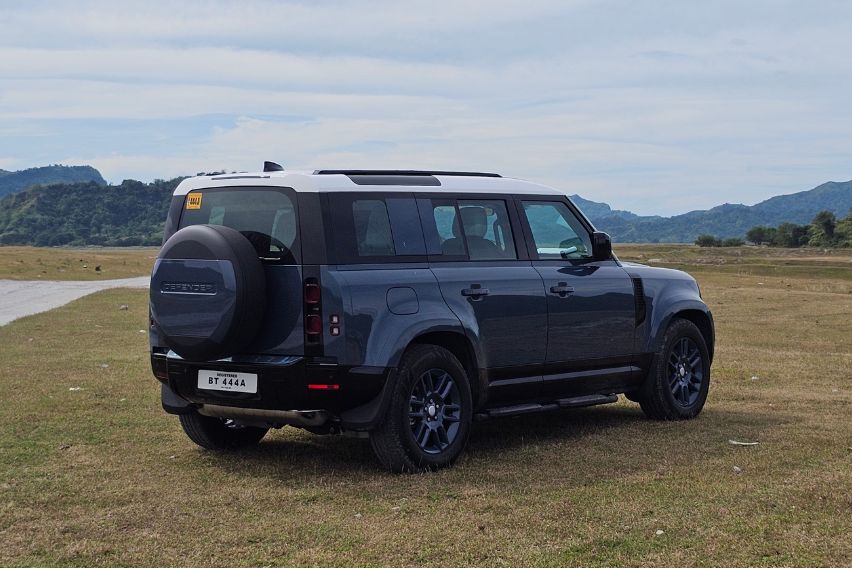 Land Rover Defender 110 S D250