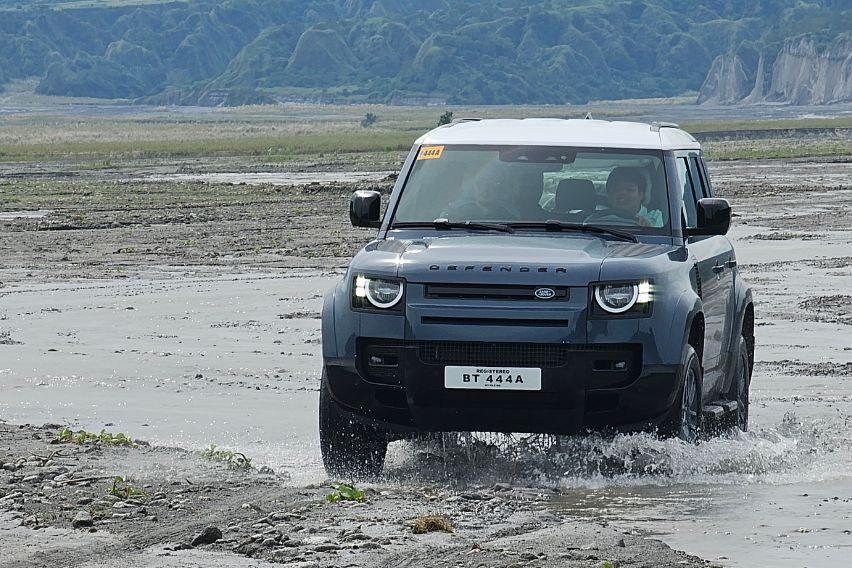 Land Rover Defender 110 S D250