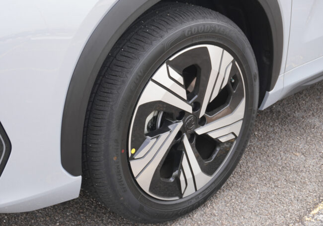 Proton emas7 tyres and wheels